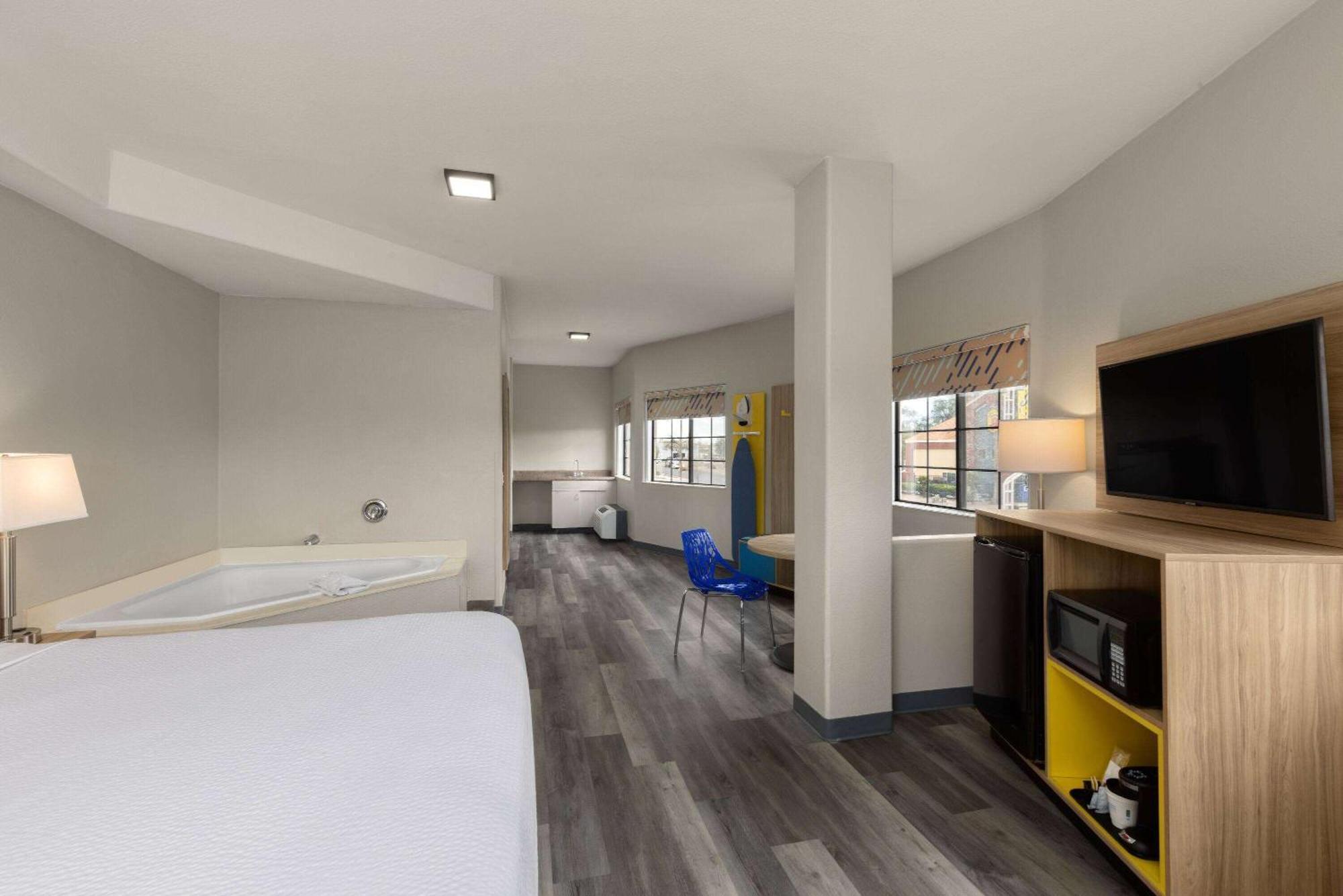 Days Inn & Suites By Wyndham Tucson/Marana Esterno foto