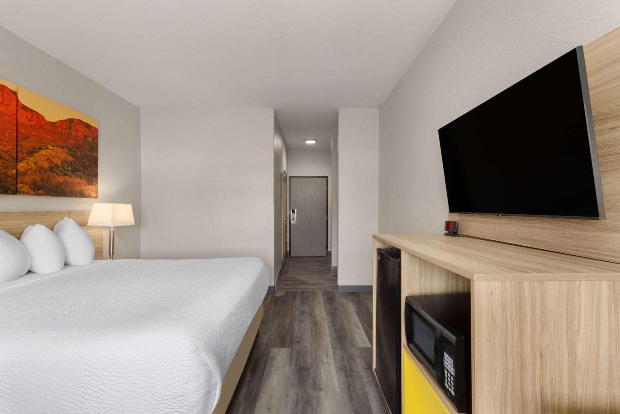 Days Inn & Suites By Wyndham Tucson/Marana Esterno foto